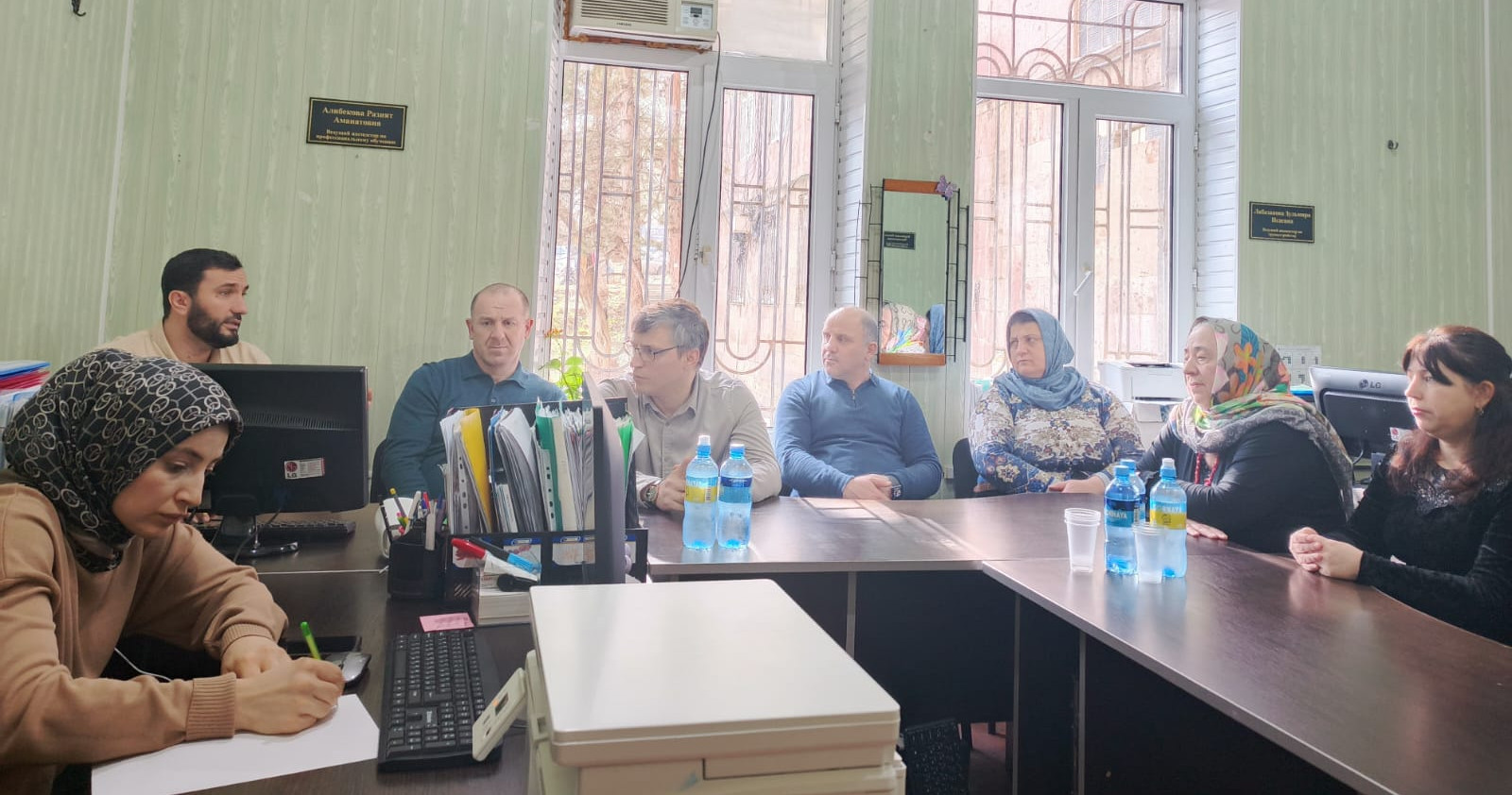 В Буйнакске учреждения Минтруда провели совместное совещание в рамках оказываемой поддержки участникам СВО и их семьям